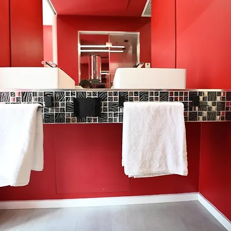 ゲストハウス Chic House - Design E Parking A 200m Dai Sassi 4*