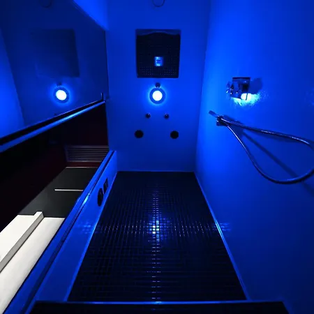 Chic House - Design E Parking A 200m Dai Sassi ゲストハウス 4*